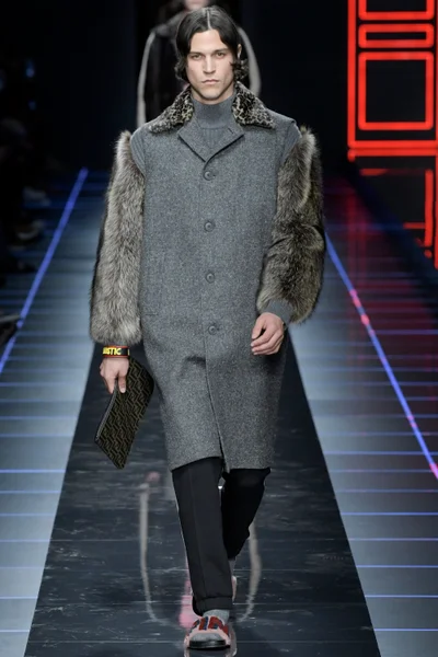 Look 8